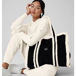 ALO Winterfun Tote Bag SOLD OUT